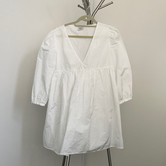 Aritzia’s Sunday Best White Jinx Dress - Picture 1 of 3